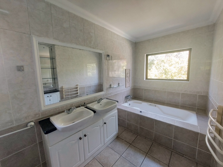 4 Bedroom Property for Sale in Panorama Western Cape